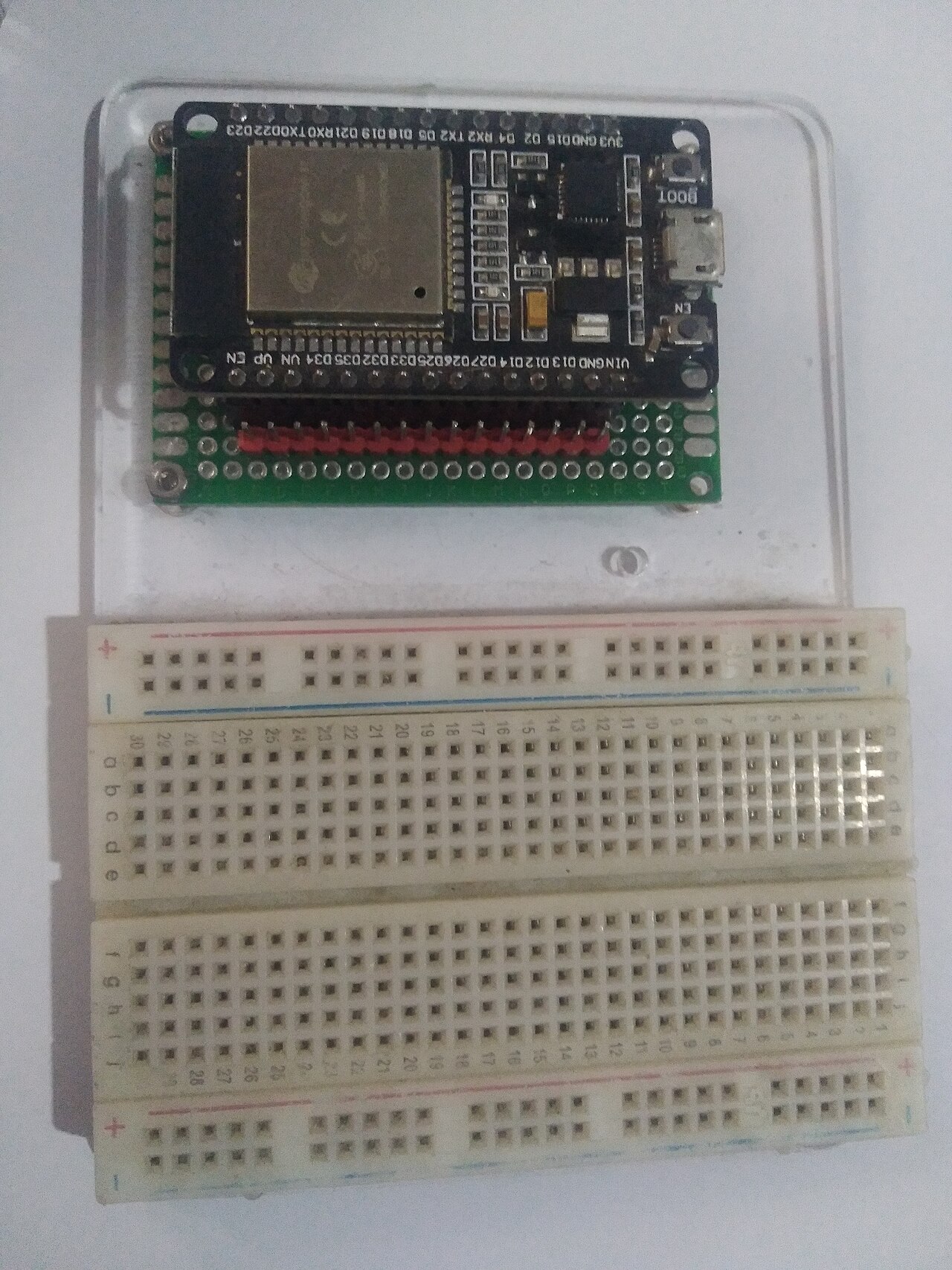 Header illustration for "Bruce firmware on the ESP32: what it does and how to install it"
