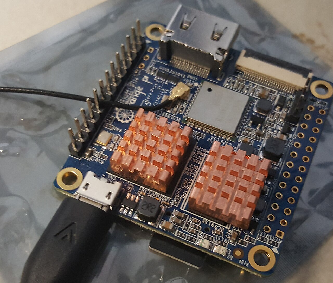 Header illustration for "Orange Pi Zero 3 as a private home server: network-wide ad blocking and more"