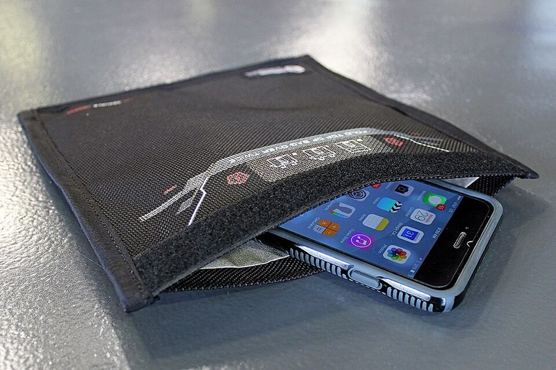 Faraday Phone Signal Pouch